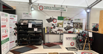 Stand Wyn’ISBA à la Foire Expo Habitat Waldighoffen 2026 présentant des tapis d’entrée absorbants pour particuliers et professionnels du Sundgau