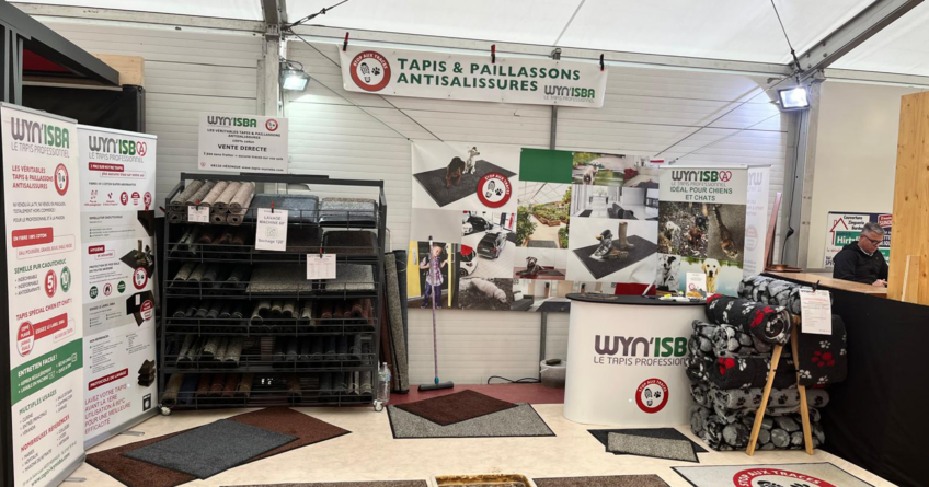 Stand Wyn’ISBA à la Foire Expo Habitat Waldighoffen 2026 présentant des tapis d’entrée absorbants pour particuliers et professionnels du Sundgau